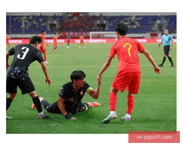 中国U19男足国际邀请赛2比0战胜韩国队 展现青春力量与战斗精神